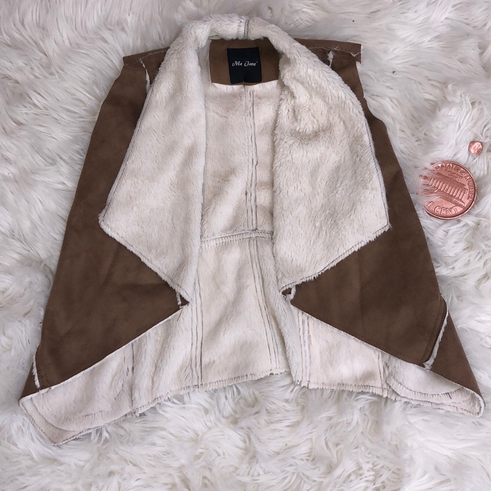 Fluffy Sleeveless Jacket